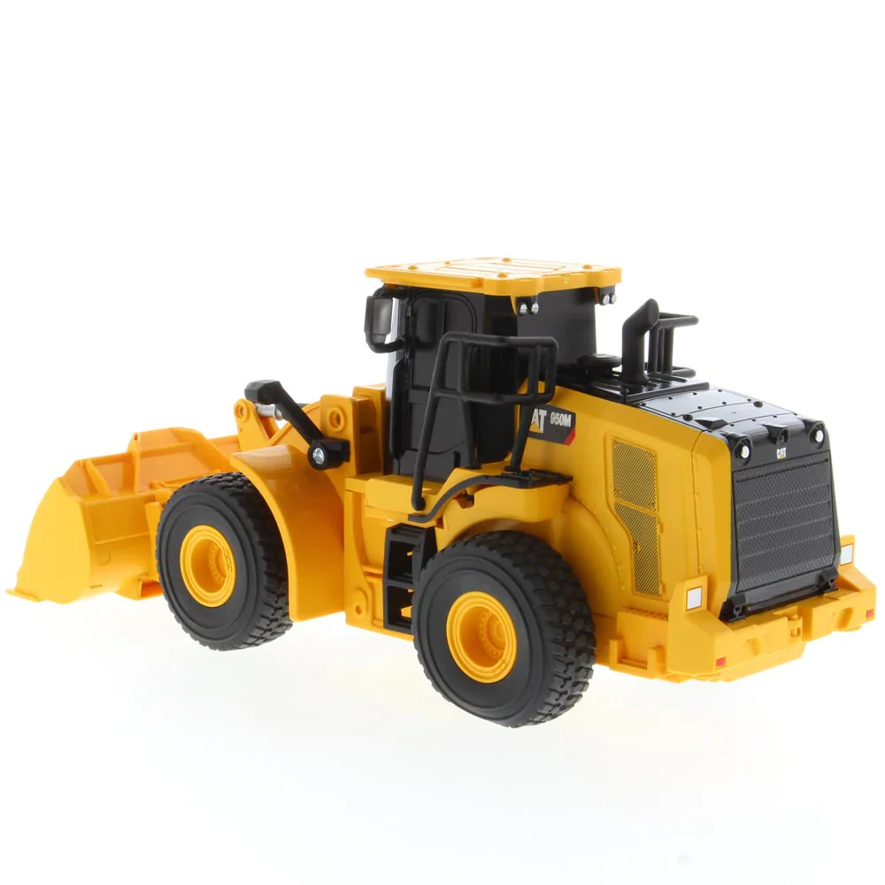 1:35 RC Cat® 950M Wheel Loader - Image 2