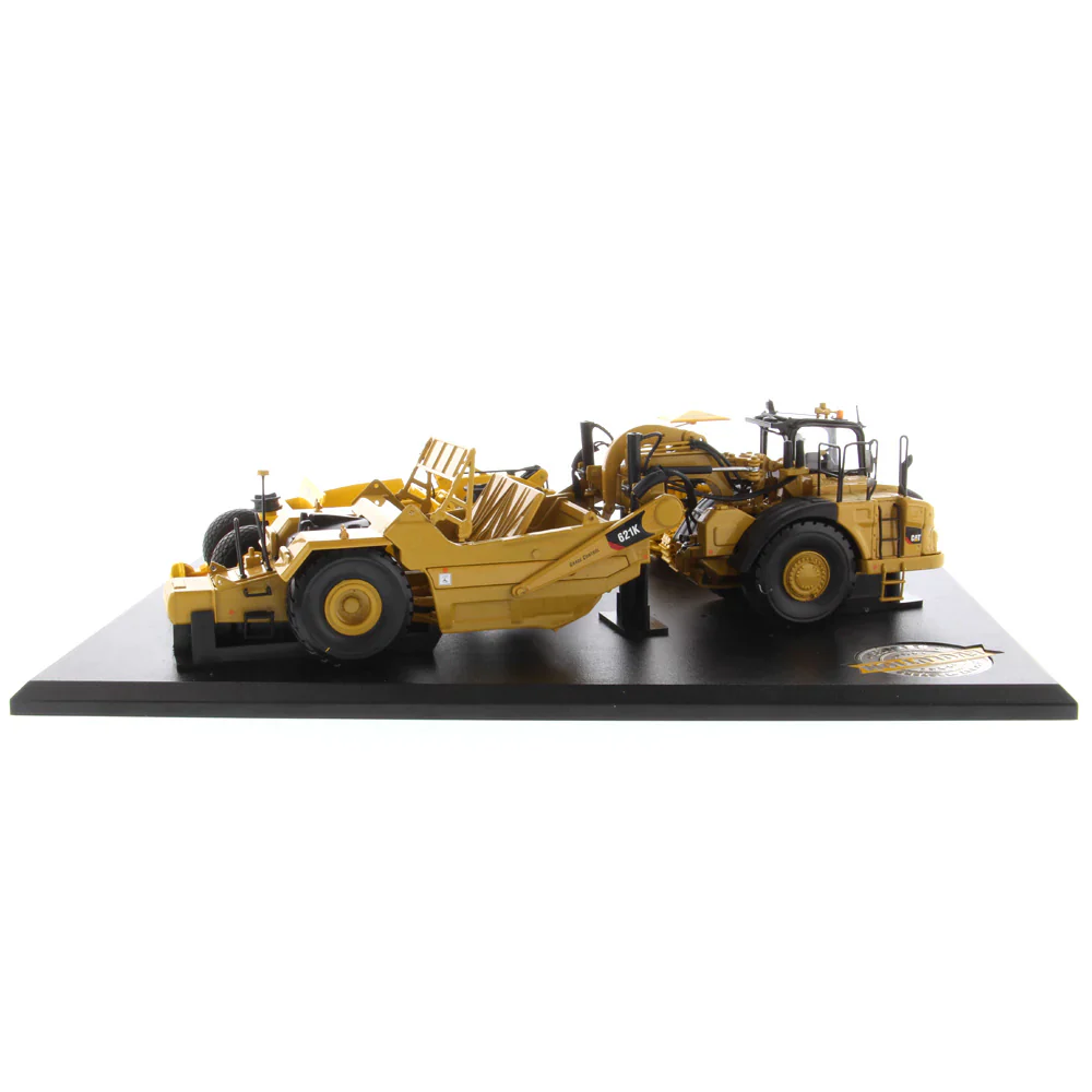1:50 621K Scraper & Cat No.70 Scraper with D7 Track Type Tractor - Image 5