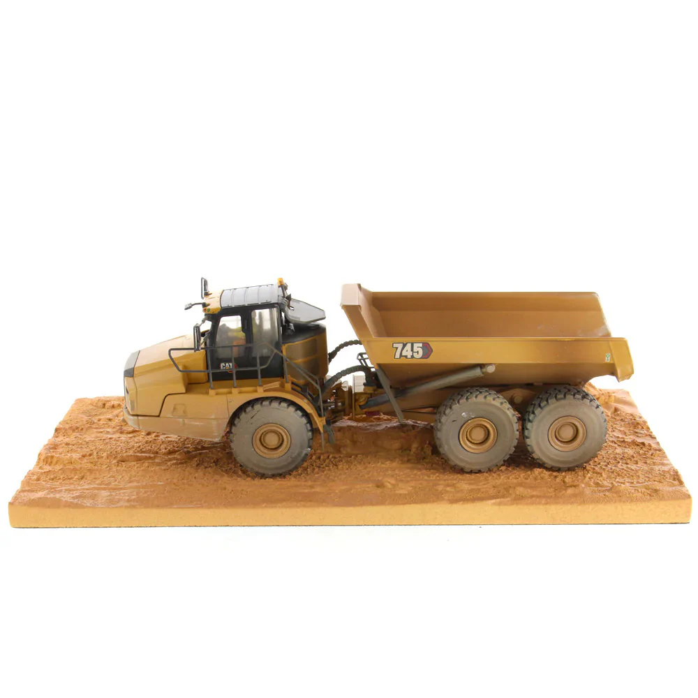 1:50 745 Weathered Articulated Truck - Image 2
