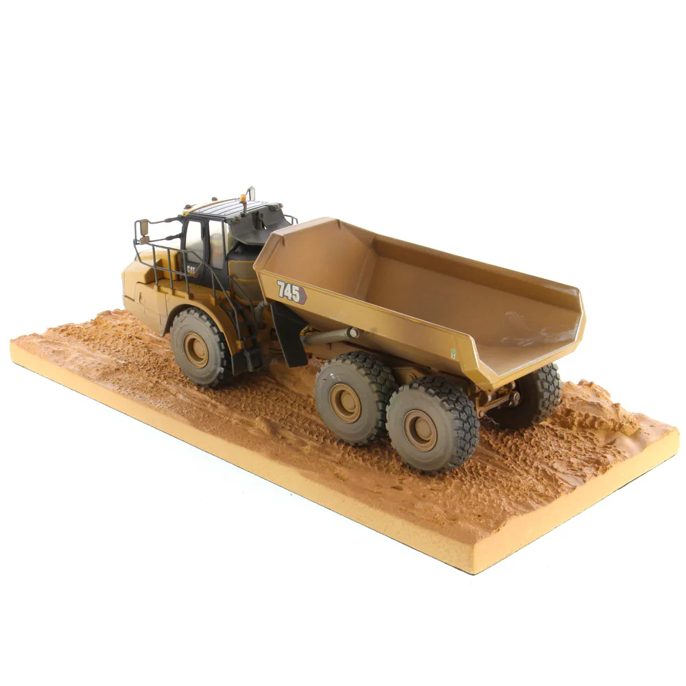 1:50 745 Weathered Articulated Truck - Image 3