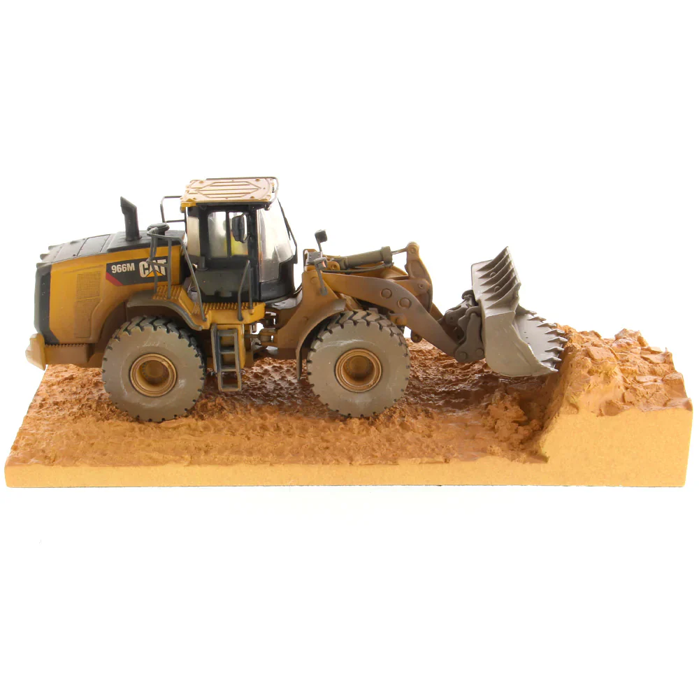 1:50 966M Weathered Wheel Loader - Image 4