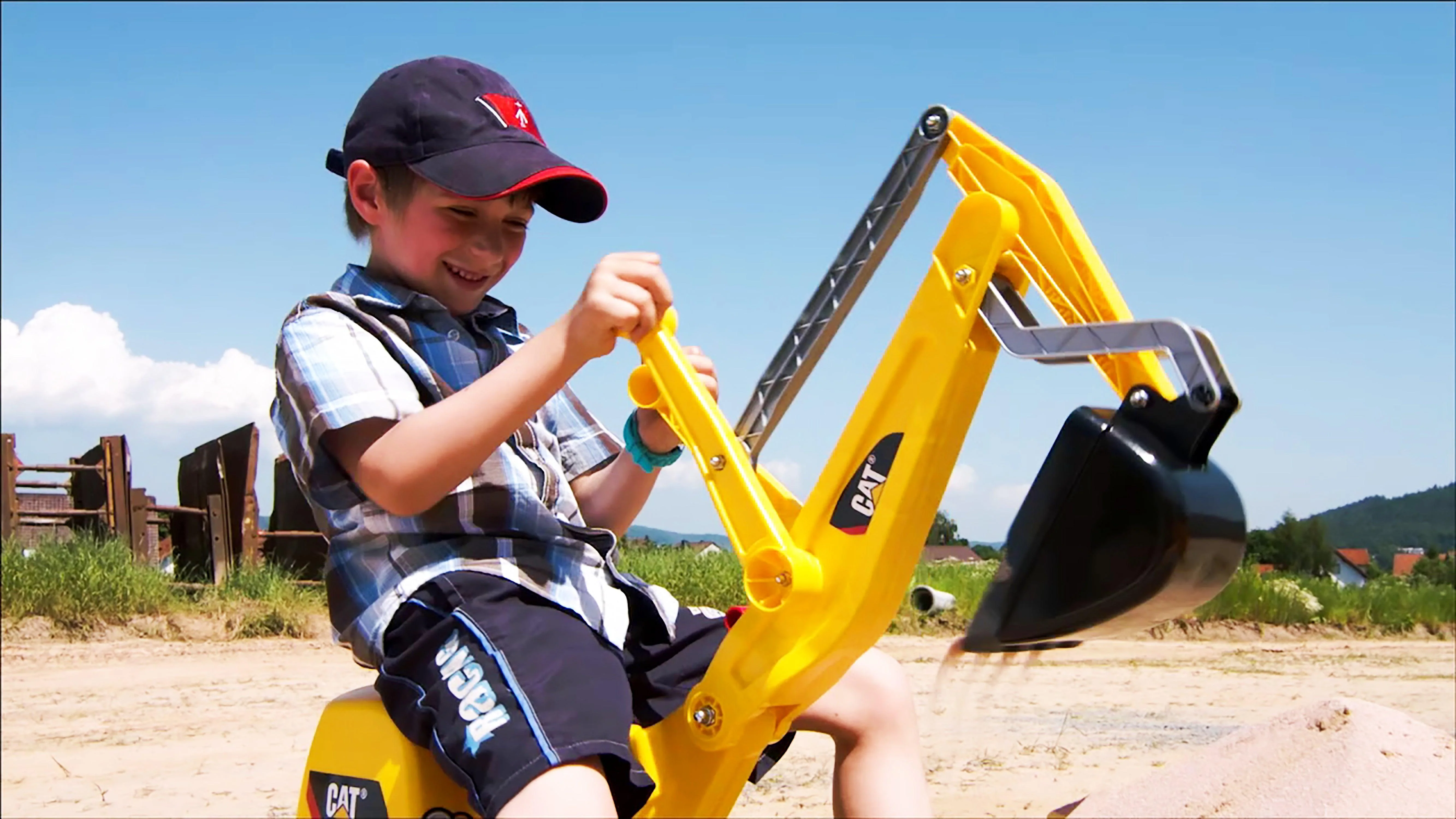 Cat® Ride-On Digger - Image 3