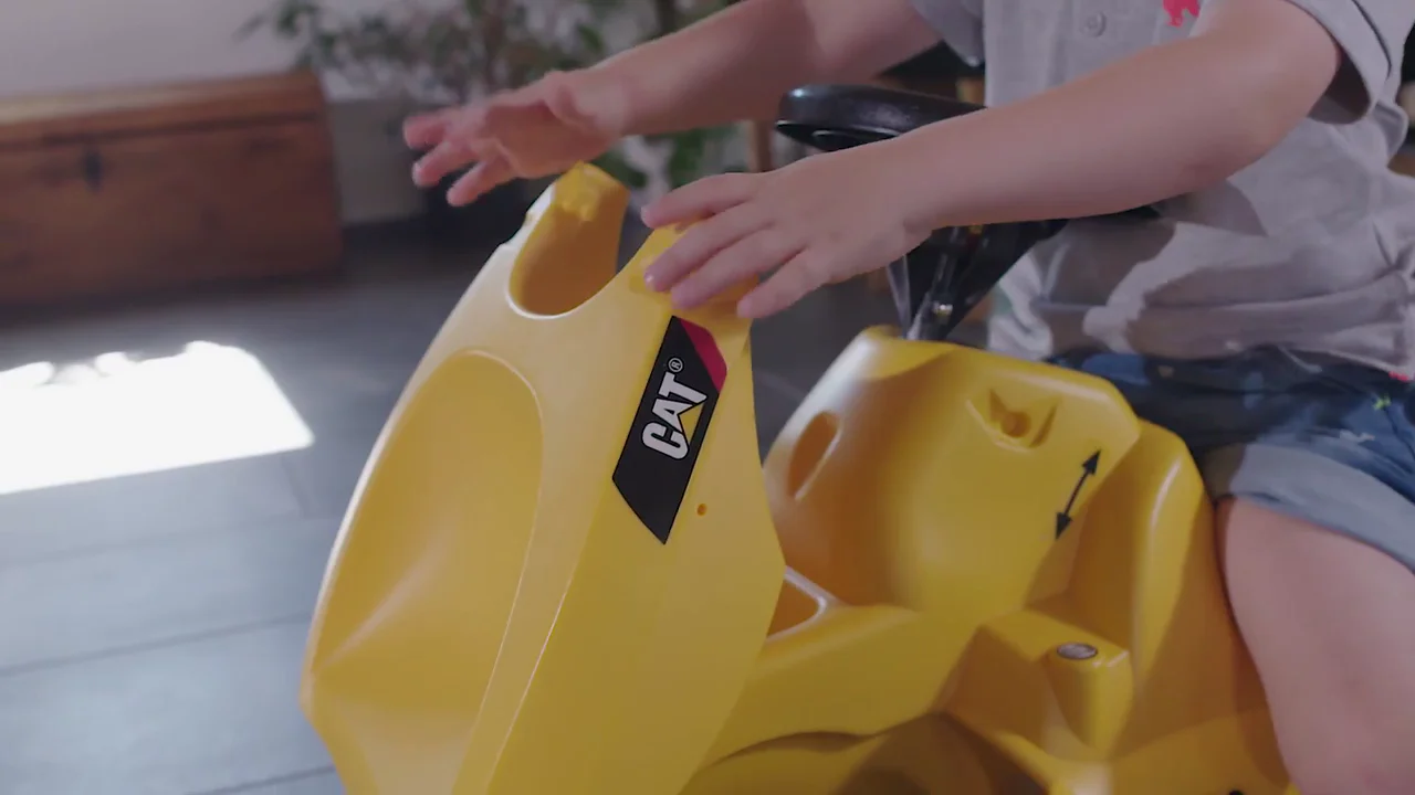 Cat® Ride-On Minitrac Dumper - Image 4